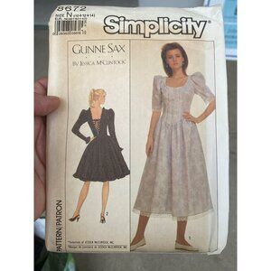 Simplicity Gunne Sax Dress Jessica McClintock Sewing Pattern 8672 Size 10-14 Vtg